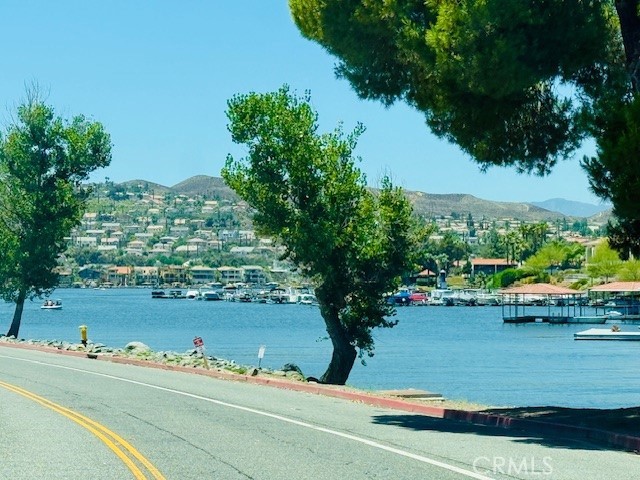 https://media.crmls.org/medias/22df977c-66cc-4977-a099-75ab2ceb359b.jpg?preset=X-Large