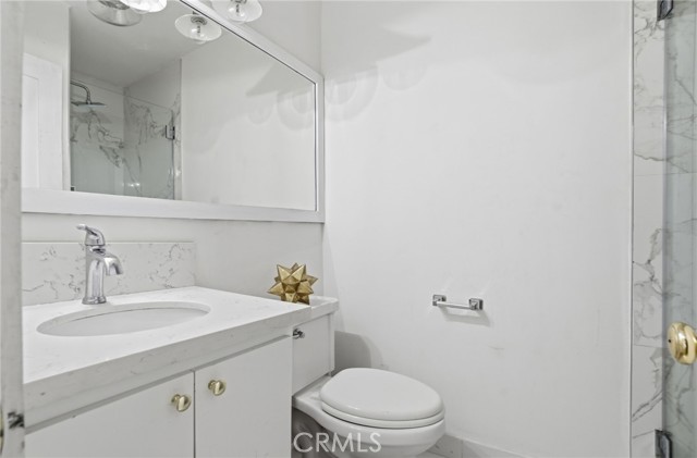 Detail Gallery Image 13 of 16 For 625 N Flores #104, West Hollywood,  CA 90048 - 2 Beds | 2 Baths
