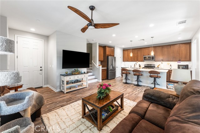 Detail Gallery Image 5 of 20 For 8705 Celebration St, Chino,  CA 91708 - 3 Beds | 2/1 Baths