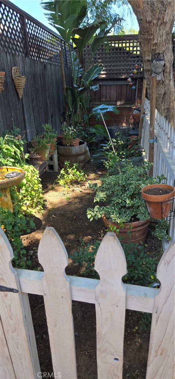 7503 Aqueduct Avenue, Van Nuys CA: https://media.crmls.org/medias/22e225a6-b133-43f7-b591-91a04cd242d3.jpg