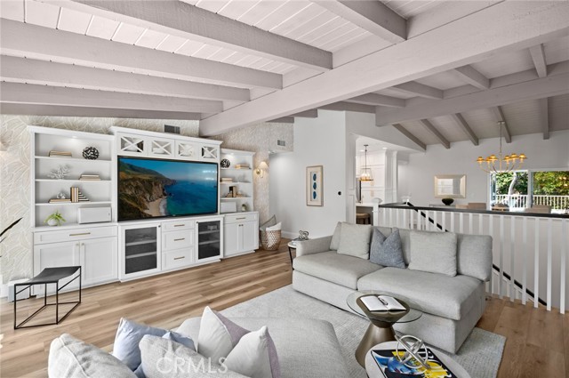 362 Vista Madera, Newport Beach CA: https://media.crmls.org/medias/22e2d1cf-0ebf-453a-9163-6885264707e2.jpg