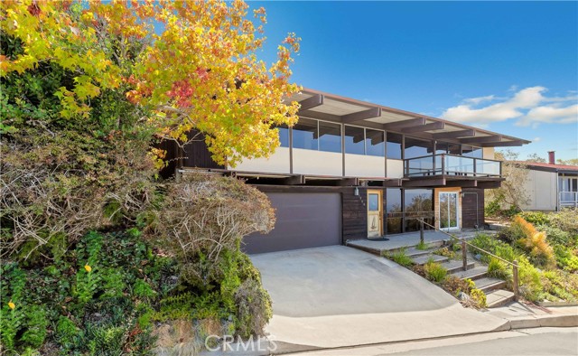 Detail Gallery Image 11 of 55 For 1969 San Remo Dr, Laguna Beach,  CA 92651 - 4 Beds | 3 Baths