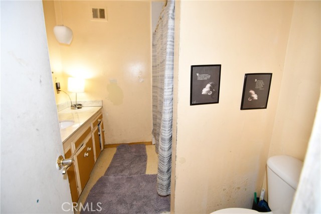 Detail Gallery Image 21 of 29 For 2204 4th Ave, Los Angeles,  CA 90018 - 3 Beds | 2 Baths