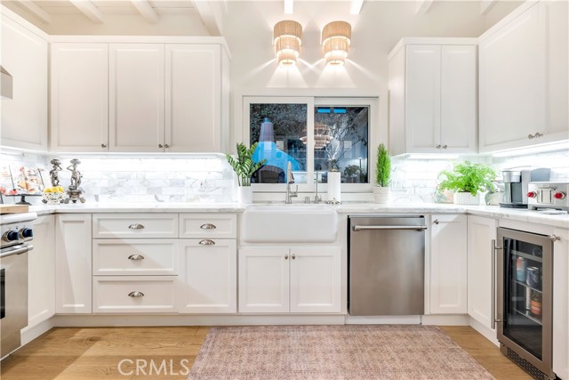 802 Rembrandt Drive, Laguna Beach CA: https://media.crmls.org/medias/22e40447-6e07-4eff-9552-6cb24faa32c9.jpg