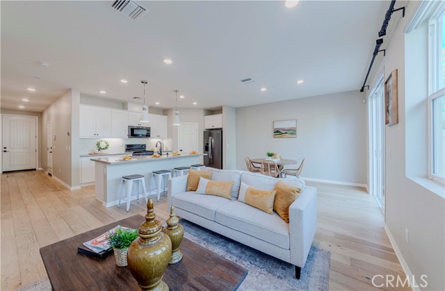 1705 Almond Tree Place, Upland CA: https://media.crmls.org/medias/22e57ef8-b0a2-4287-b2e3-a9eea3cd87d6.jpg