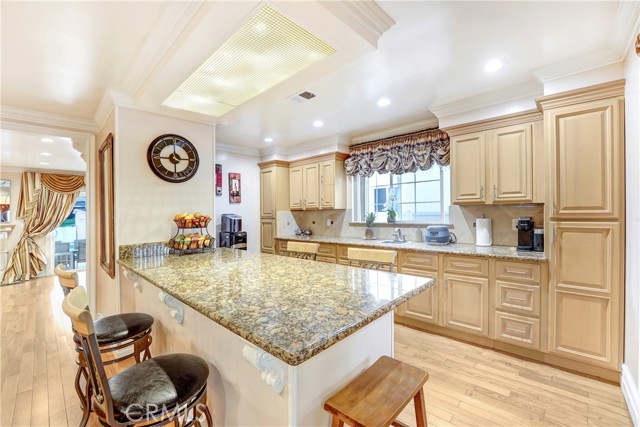 Detail Gallery Image 6 of 16 For 19530 Enadia, Reseda,  CA 91335 - 3 Beds | 2 Baths