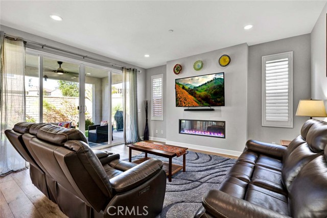 Detail Gallery Image 6 of 59 For 1270 E Providence Loop, Placentia,  CA 92870 - 4 Beds | 4/1 Baths