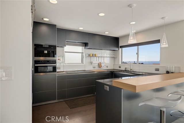 232 32nd Place, Manhattan Beach CA: https://media.crmls.org/medias/22e67253-2352-412d-b555-70b3e316eaf5.jpg