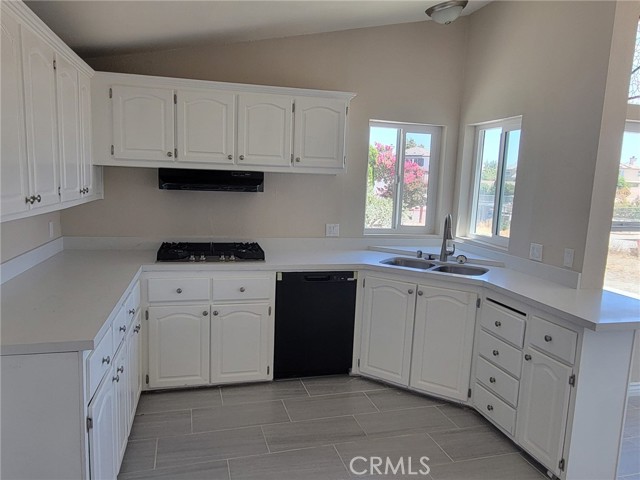 Detail Gallery Image 3 of 30 For 370 Lori Ann St, San Jacinto,  CA 92582 - 3 Beds | 2 Baths