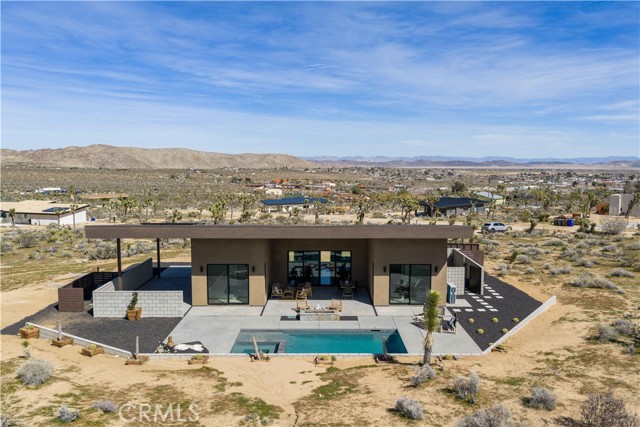 Detail Gallery Image 2 of 34 For 6738 Saddleback, Joshua Tree,  CA 92252 - 2 Beds | 2 Baths