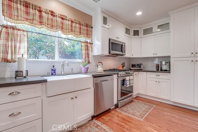 3952 Gaviota Avenue, Long Beach CA: https://media.crmls.org/medias/22e86402-7099-4346-86d9-ec27bb33b457.jpg