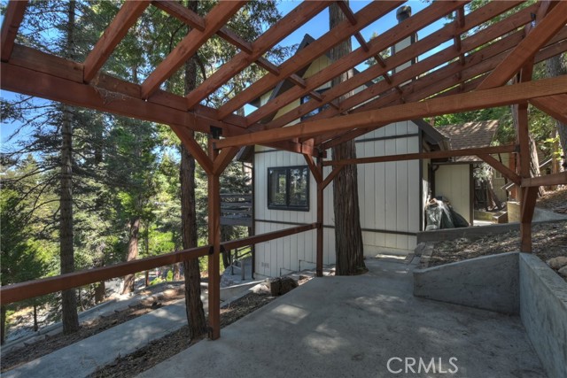 28545 Wabash Drive, Lake Arrowhead CA: https://media.crmls.org/medias/22e868bd-0c7a-42f9-bec9-e8bb77fcb3bb.jpg