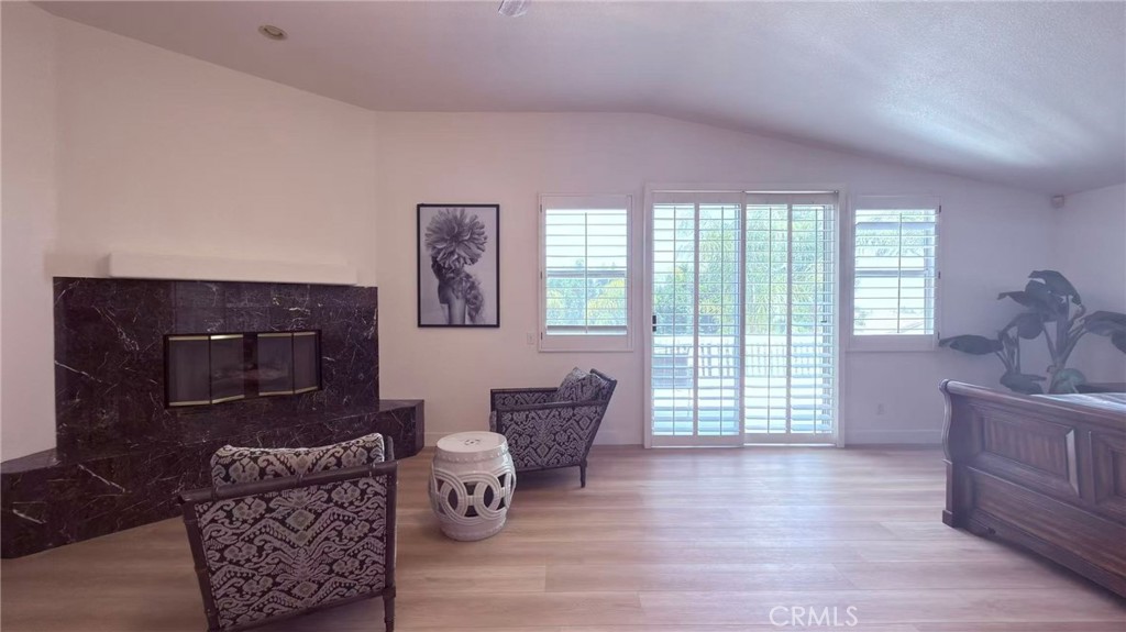 https://media.crmls.org/medias/22e86996-73dc-4b43-a307-4e0ed616b3a6.jpg?preset=X-Large