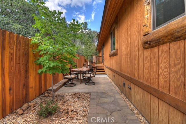 365 Santa Barbara Avenue, Sugarloaf CA: https://media.crmls.org/medias/22e86ec0-f1b0-4ea0-a5b7-32b54516632f.jpg