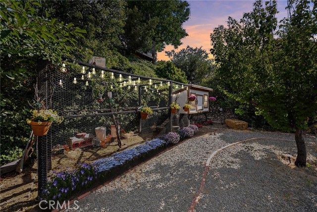 19041 Live Oak Canyon Road, Trabuco Canyon CA: https://media.crmls.org/medias/22e8b473-b9a3-4fc5-adfb-5468ebdd4307.jpg