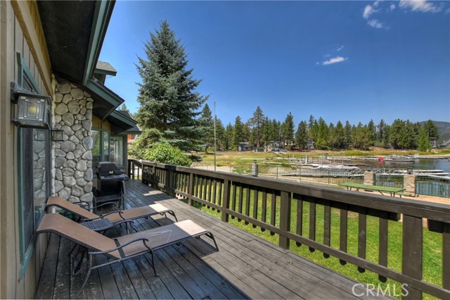 488 Lakeview Court, Big Bear Lake CA: https://media.crmls.org/medias/22eb19b2-f9d3-475c-a1da-67e61db3c562.jpg