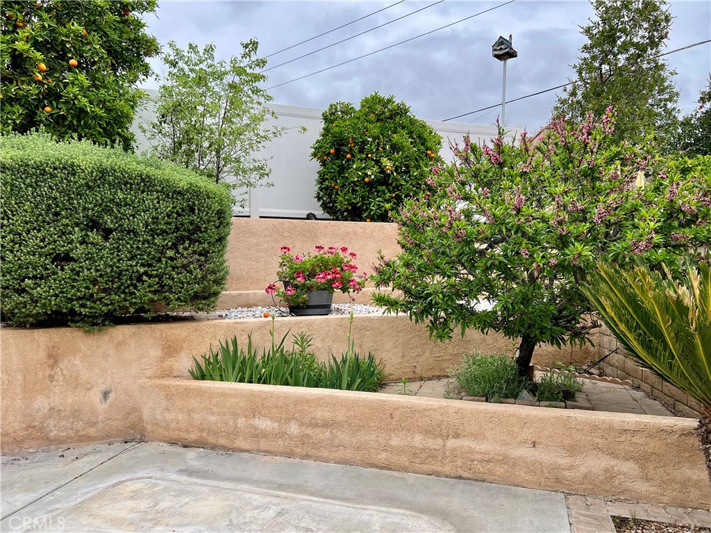 https://media.crmls.org/medias/22eb2a83-068c-4a85-bfad-c36cf0c258ec.jpg?preset=X-Large