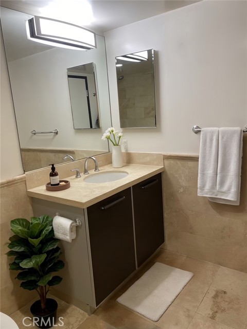 Detail Gallery Image 11 of 16 For 35 N Raymond Ave #211,  Pasadena,  CA 91103 - 1 Beds | 2 Baths