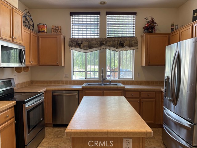 Detail Gallery Image 12 of 37 For 35125 Hobbiton Rd, Hemet,  CA 92544 - 4 Beds | 2 Baths