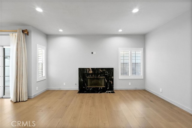18328 Keswick Street photo 8