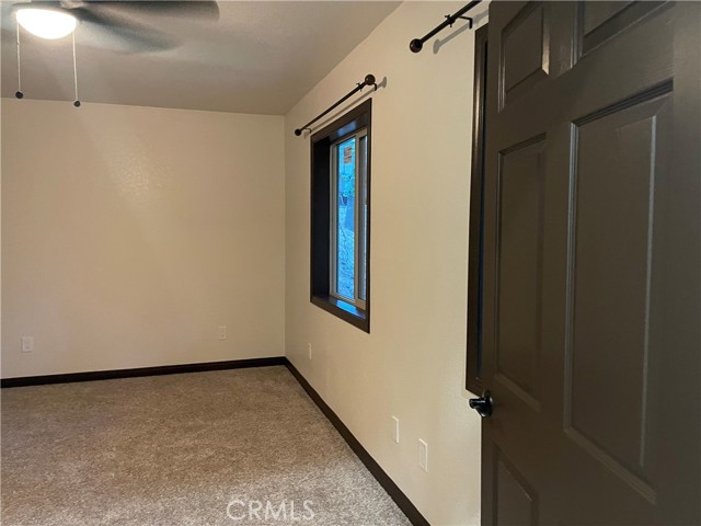 Detail Gallery Image 17 of 23 For 23878 Lakeview Dr, Crestline,  CA 92325 - 3 Beds | 2 Baths