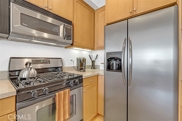 Detail Gallery Image 7 of 37 For 201 E Angeleno Ave #326,  Burbank,  CA 91502 - 2 Beds | 1 Baths