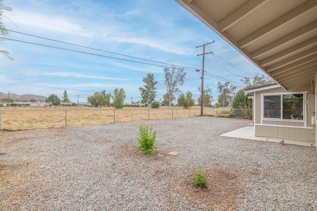 Detail Gallery Image 10 of 37 For 28910 Carmel Rd, Menifee,  CA 92586 - 3 Beds | 2 Baths