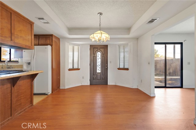 15457 Washoan, Apple Valley CA: https://media.crmls.org/medias/22ed4aa5-8154-4bc6-b379-f43aed9fd9d5.jpg