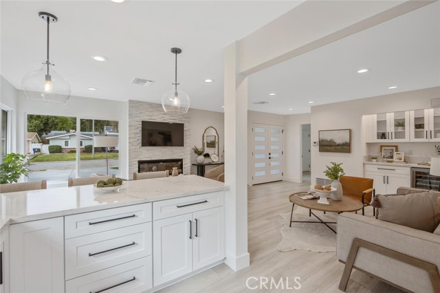 Detail Gallery Image 12 of 43 For 21140 Winterset Dr, Saugus,  CA 91350 - 4 Beds | 2 Baths