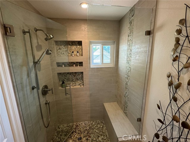 6 Lakeridge, Rancho Santa Margarita CA: https://media.crmls.org/medias/22ef4d28-a3b4-48c4-8ec9-839bec9b3ff3.jpg