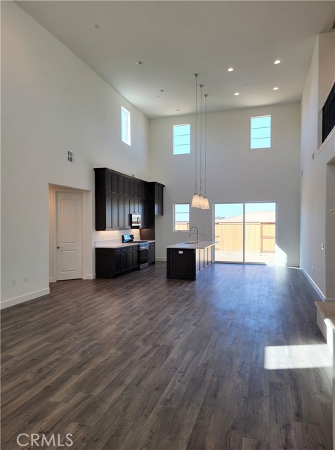 Detail Gallery Image 5 of 29 For 713 Manor Ln, Paso Robles,  CA 93446 - 4 Beds | 3 Baths