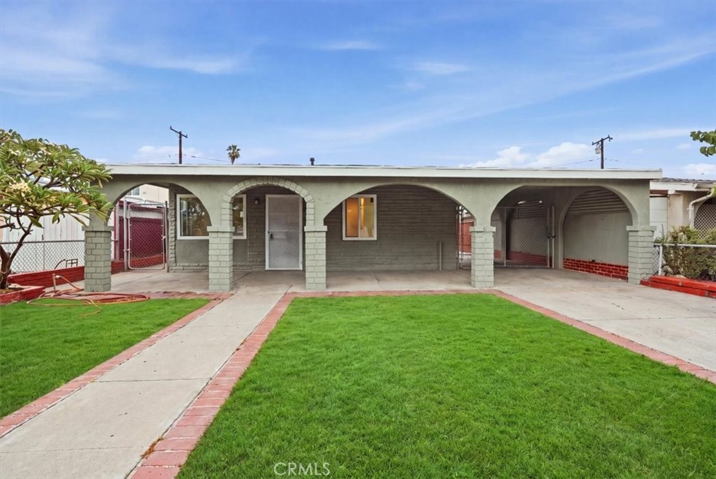 Triplex at 2470 Webster
