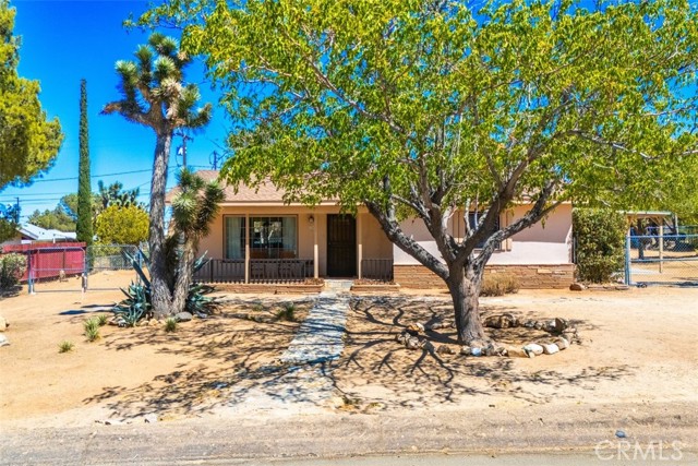 Detail Gallery Image 3 of 54 For 7765 Inca Trl, Yucca Valley,  CA 92284 - 2 Beds | 1 Baths