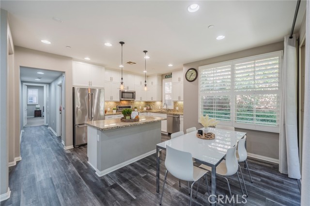 Detail Gallery Image 3 of 39 For 88 Capricorn, Irvine,  CA 92618 - 2 Beds | 2 Baths