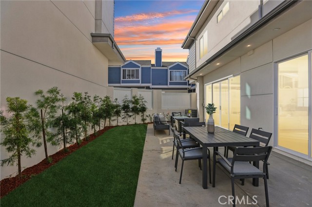 Detail Gallery Image 45 of 52 For 1914 Belmont Ln a,  Redondo Beach,  CA 90278 - 4 Beds | 3/1 Baths