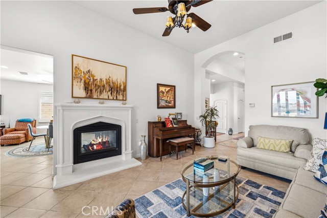 Detail Gallery Image 19 of 64 For 520 Olazabal, Hemet,  CA 92545 - 3 Beds | 3 Baths