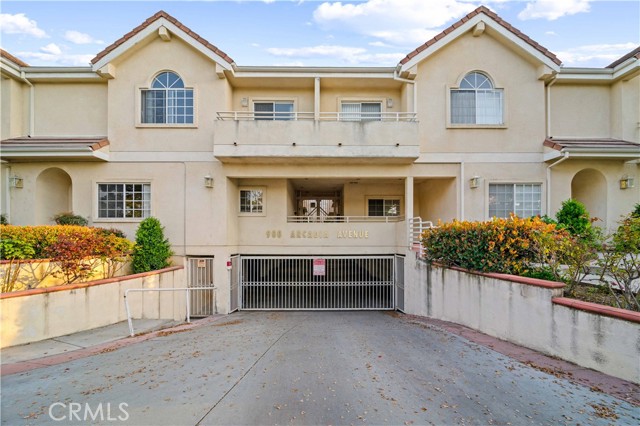 900 Arcadia Avenue, Arcadia CA: https://media.crmls.org/medias/22f27483-5d31-4061-91d6-3b2f94e889ee.jpg