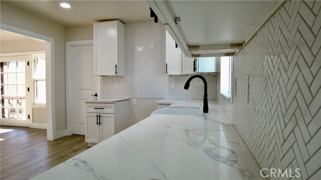 3688 Hoover Street, Riverside CA: https://media.crmls.org/medias/22f2a85f-456b-4bf0-81f6-a0e39e414ff6.jpg