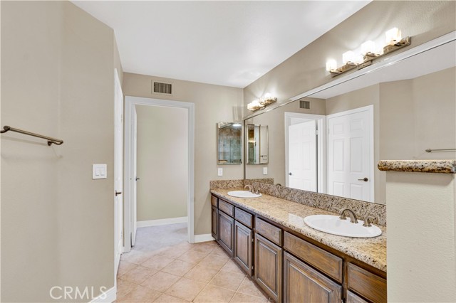 Detail Gallery Image 24 of 27 For 5200 White Oak Ave #52,  Encino,  CA 91316 - 2 Beds | 3 Baths