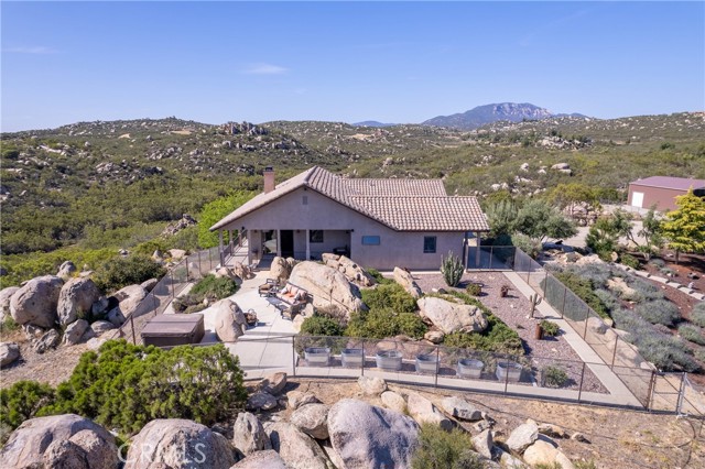 Detail Gallery Image 2 of 75 For 42955 Irons Rd, Aguanga,  CA 92536 - 5 Beds | 5 Baths