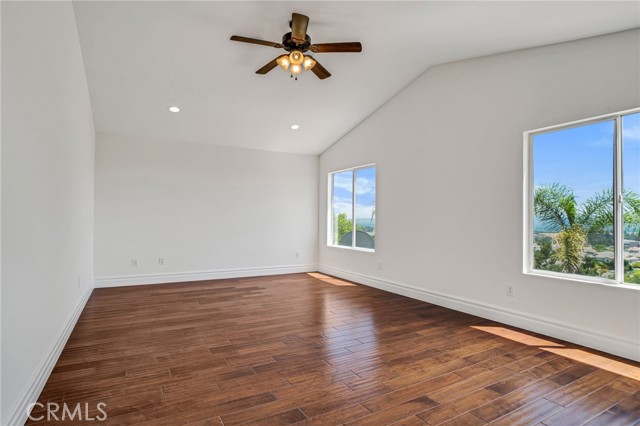 19900 Mariposa Creek Way Way, Porter Ranch CA: https://media.crmls.org/medias/22f376df-948a-47b0-a1d7-5a7c8b62cf19.jpg