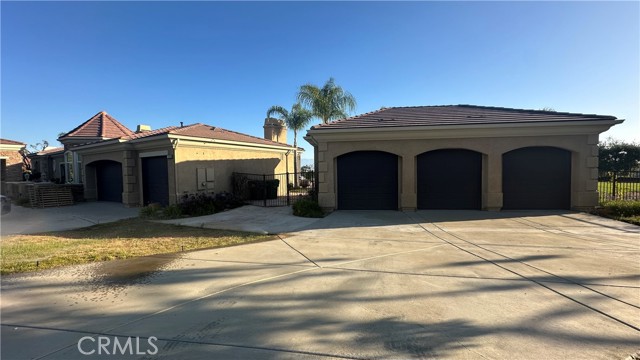 4069 Nancy Circle, Corona CA: https://media.crmls.org/medias/22f46996-517d-4621-b114-b66ea1412c02.jpg
