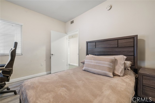 Detail Gallery Image 17 of 31 For 13951 Sherman Way #301,  Van Nuys,  CA 91405 - 2 Beds | 2 Baths
