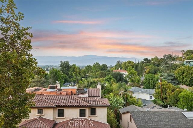 Detail Gallery Image 15 of 75 For 13424 Contour Dr, Sherman Oaks,  CA 91423 - 3 Beds | 4 Baths