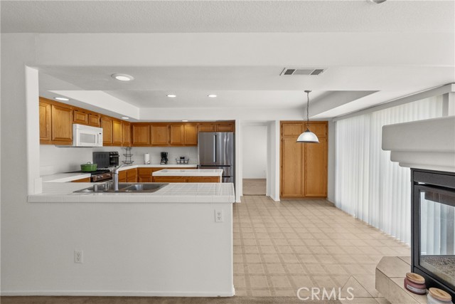 Detail Gallery Image 11 of 39 For 5564 Capri Ct, Palmdale,  CA 93552 - 6 Beds | 3 Baths