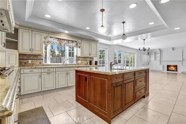 22718 Town Crier Road, Calabasas CA: https://media.crmls.org/medias/22f4dd4c-6838-44aa-9851-87c59a9c53c5.jpg