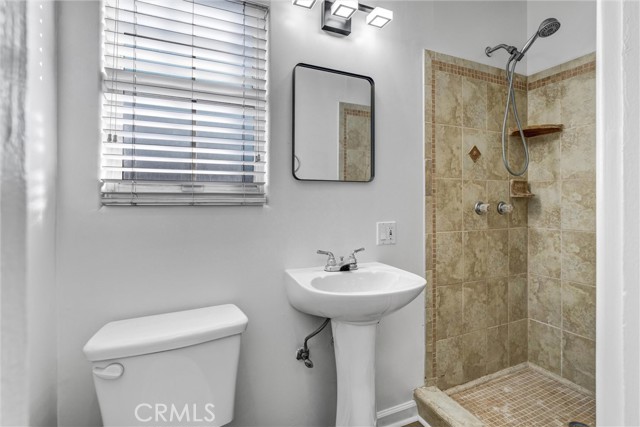 Detail Gallery Image 28 of 32 For 9807 S Denker, Los Angeles,  CA 90047 - 3 Beds | 2 Baths