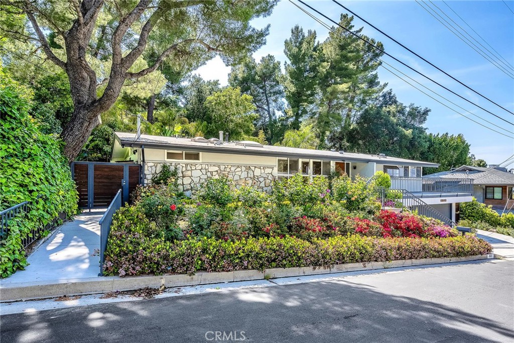 3521 Stonewood DriveSherman Oaks image #24
