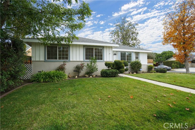 Detail Gallery Image 3 of 24 For 23251 Hamlin St, West Hills,  CA 91307 - 4 Beds | 2 Baths