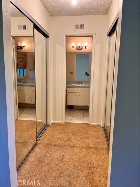 18319 Collins Street, Tarzana CA: https://media.crmls.org/medias/22f7b58b-e052-49ce-81c7-b847b4e31019.jpg